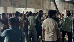 কনসার্টে স্টেজে বসা নিয়ে ছাত্রদলের দুই গ্রুপের সংঘর্ষ, আহত ৩