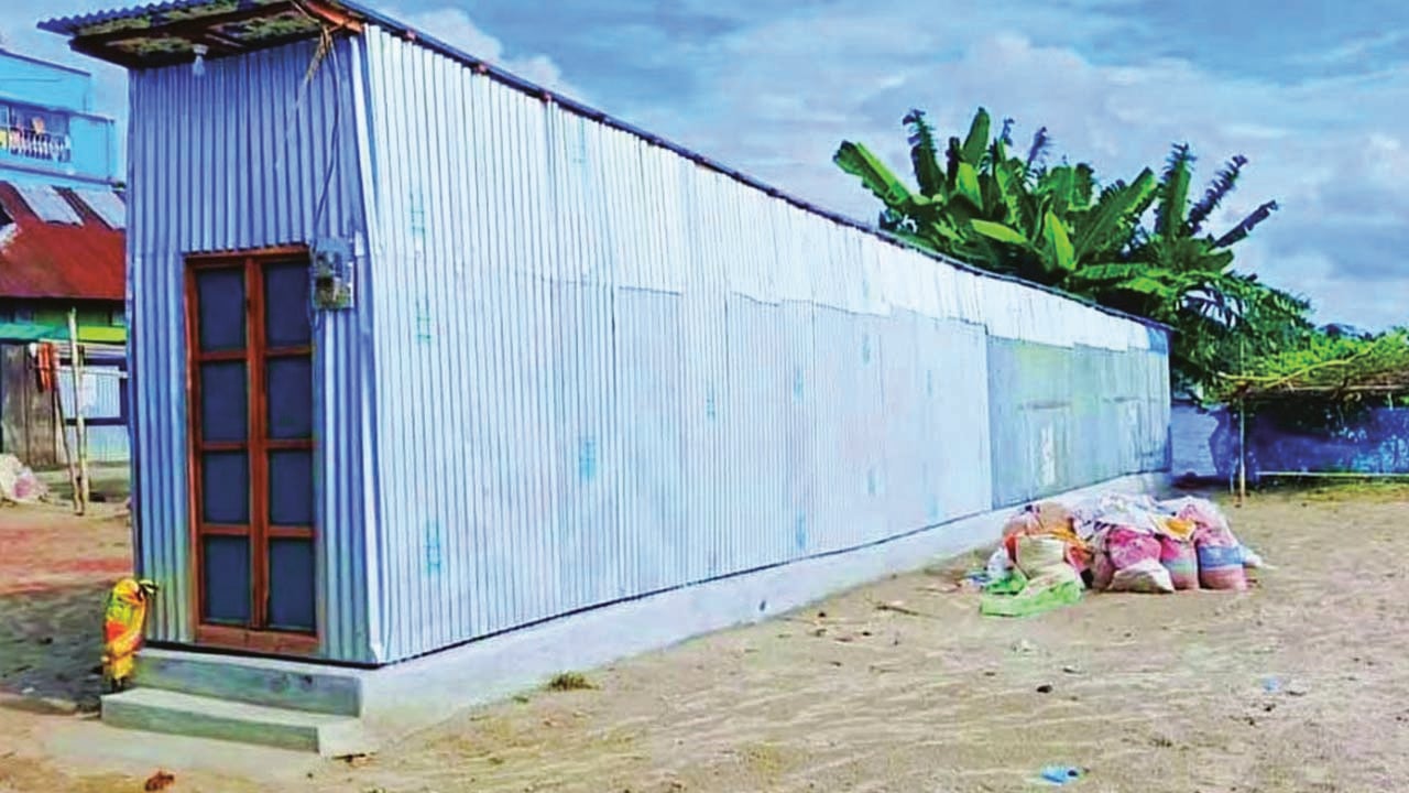 প্রবাসীর আজব বাড়ি, চওড়া ৫ ফুট