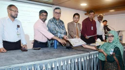 পেপারলেস হচ্ছে জাতীয় বিশ্ববিদ্যালয়