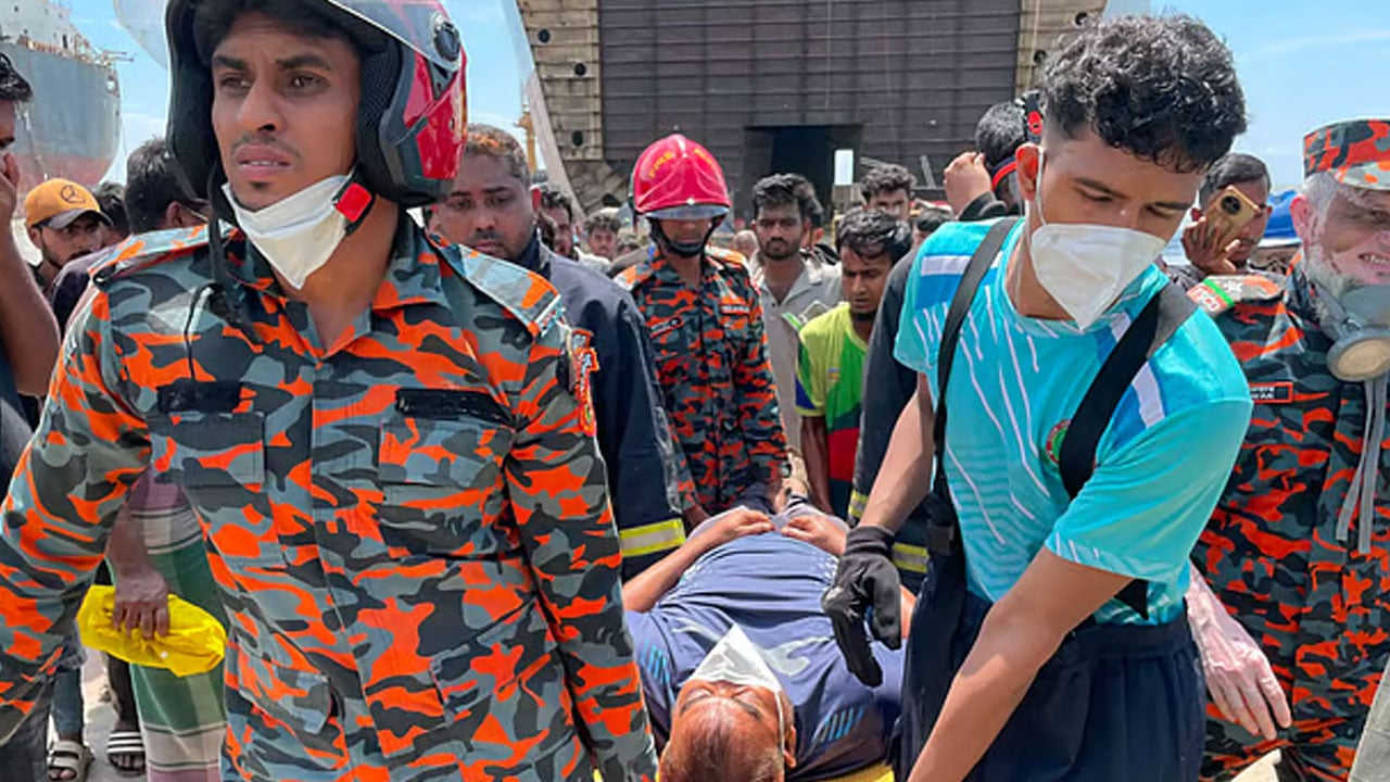 সীতাকুণ্ডের জাহাজভাঙা কারখানায় বিষক্রিয়ায় মৃত্যু বেড়ে ৮