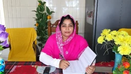 শিকড়ে ফিরে গড়লেন মডেল বিদ্যালয়