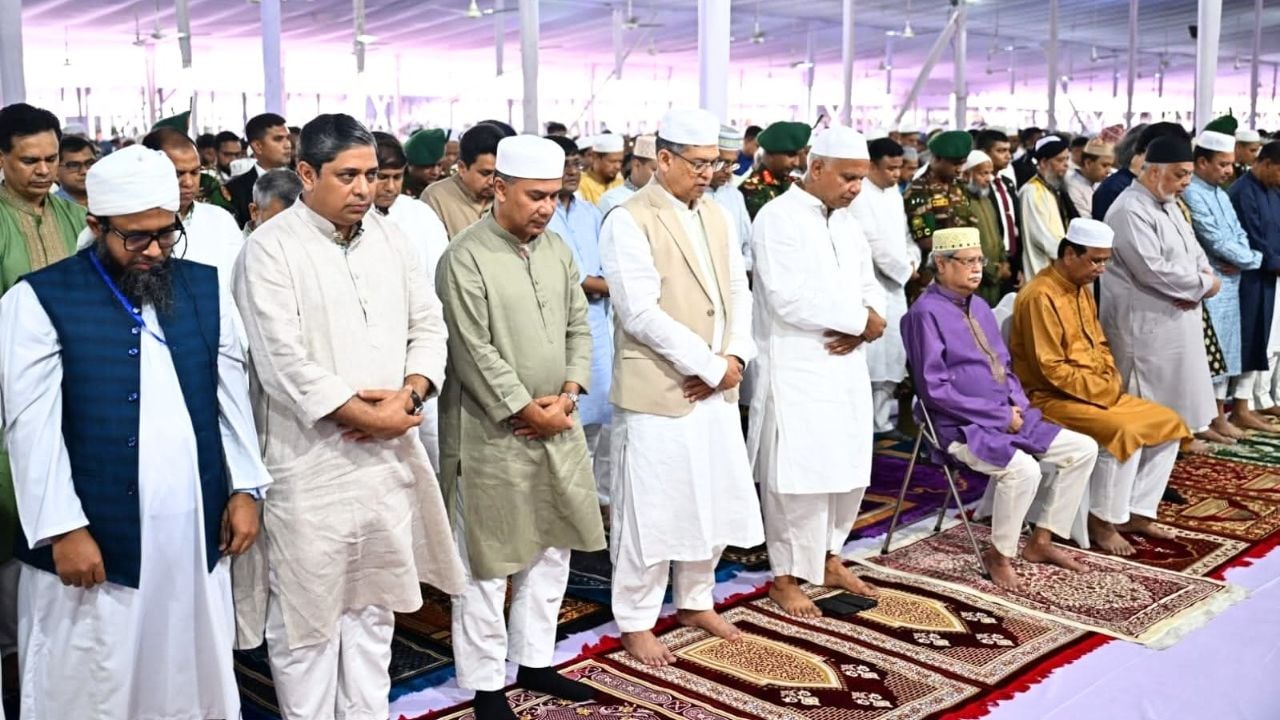 জাতীয় ঈদগাহে রাষ্ট্রপতি-প্রধানমন্ত্রীর নামাজ আদায়