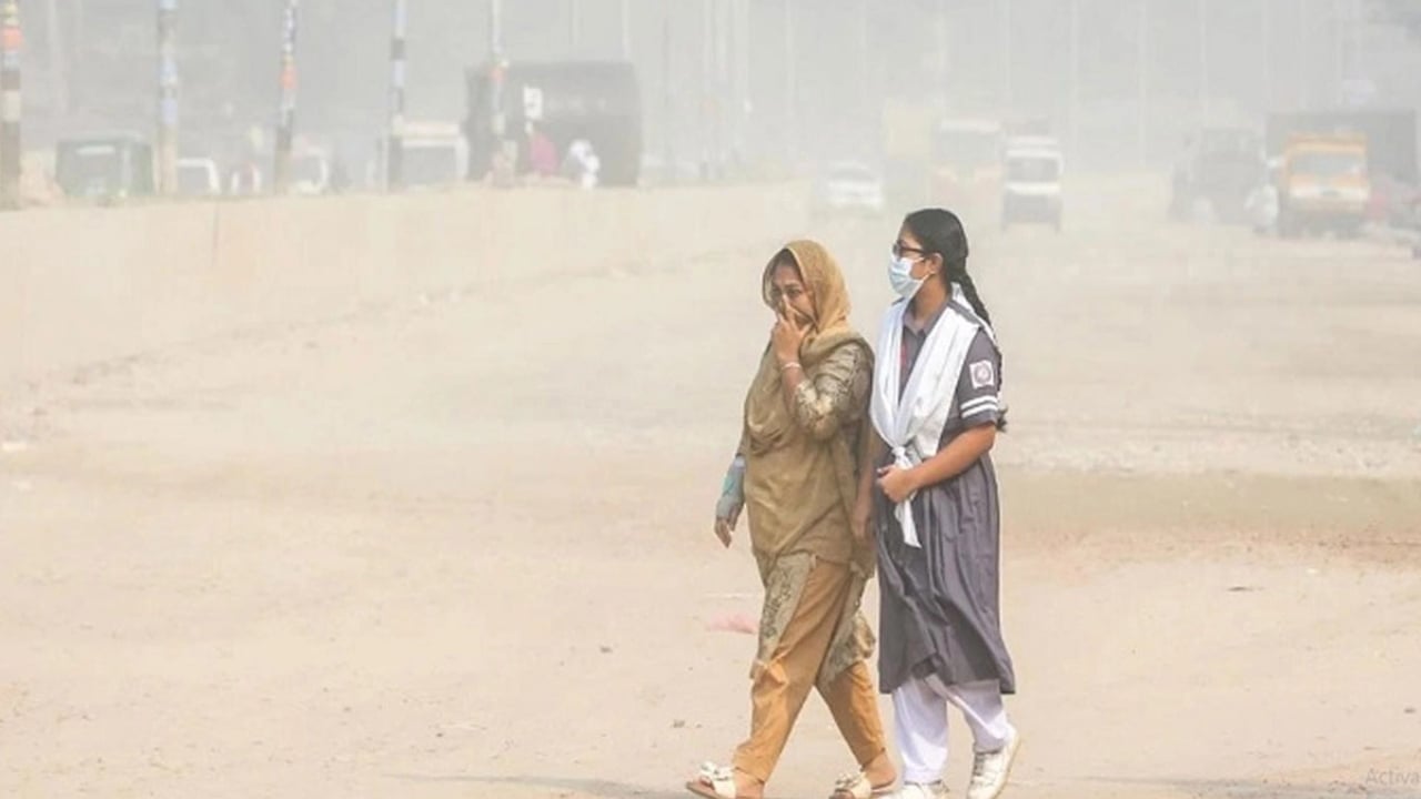 বায়ু দূষণের শীর্ষে দিল্লি, ঢাকার অবস্থান কত