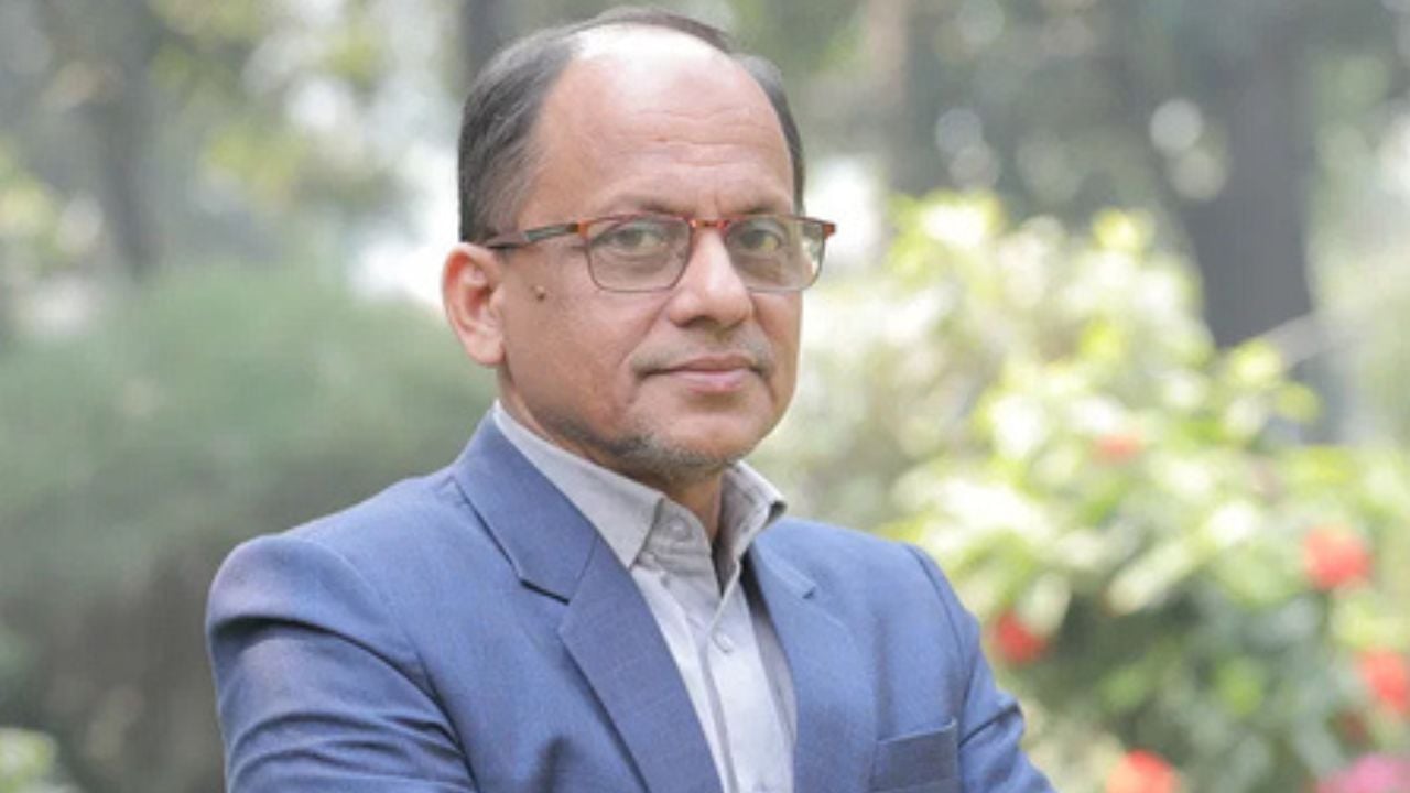 আমলাদের প্রটোকল-আপ্যায়ন সংস্কৃতি দুর্নীতির ভিত্তি তৈরি করছে