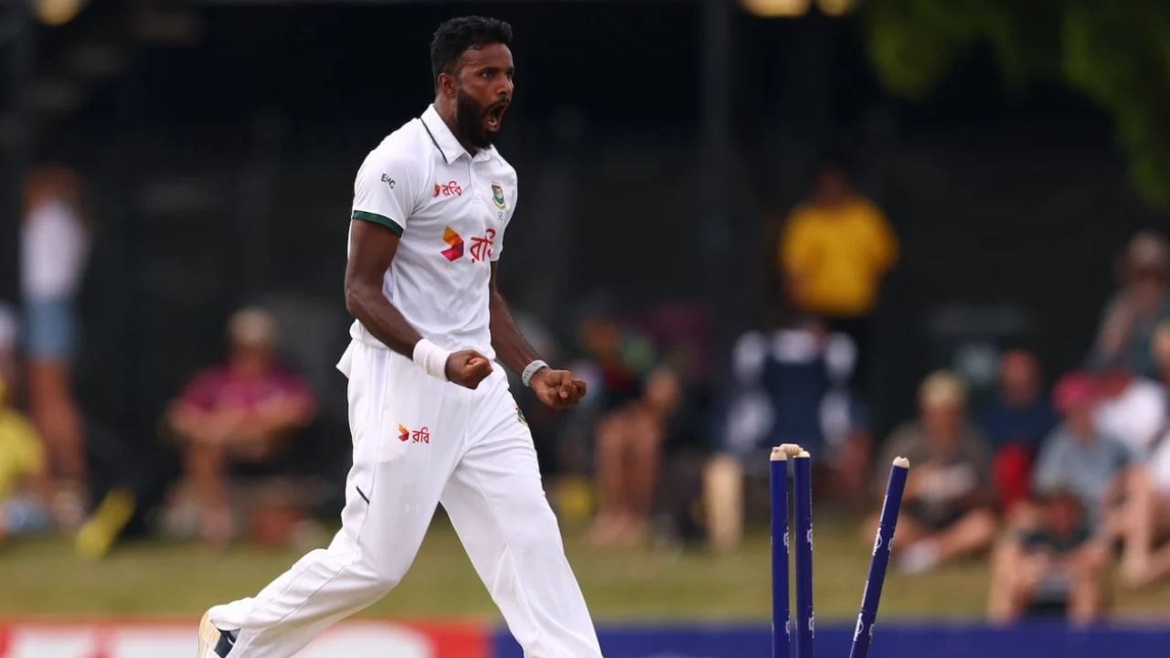 ৩ পেসারে ৬ উইকেট নেই অস্ট্রেলিয়ার