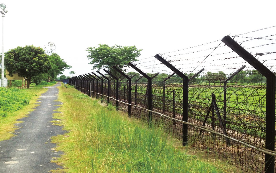 গোমস্তাপুর সীমান্তে ১৫ জনকে পুশ ইনের চেষ্টা