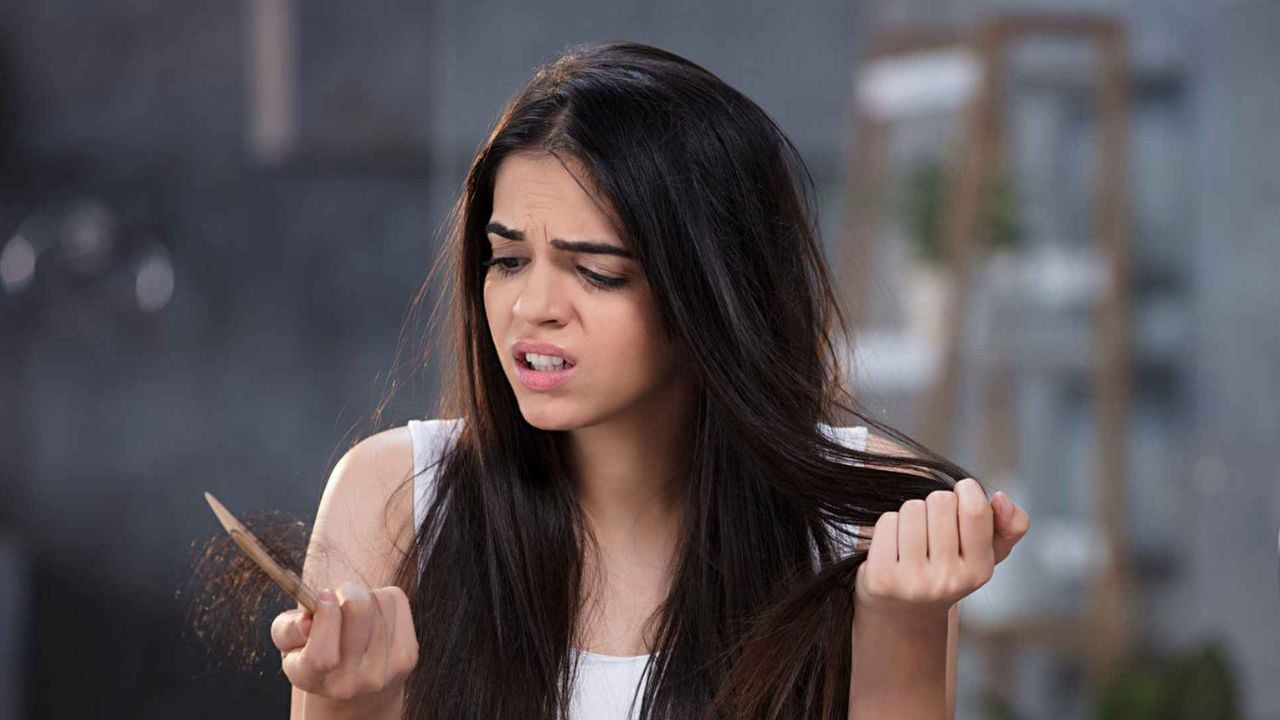 চুল পড়া কমাতে খাবেন ১৪ খাবার