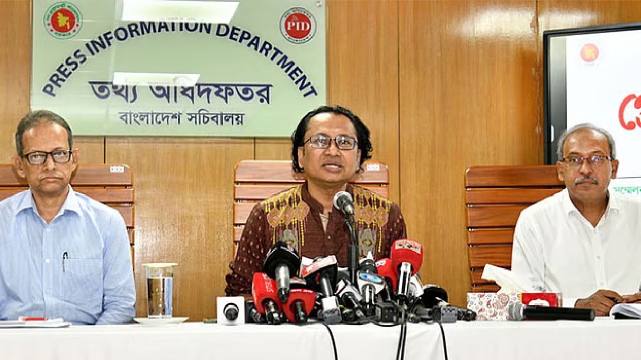 বিচার পর্যন্ত আওয়ামী লীগকে ধৈর্য ধরার আহ্বান প্রধানমন্ত্রীর তথ্য উপদেষ্টার