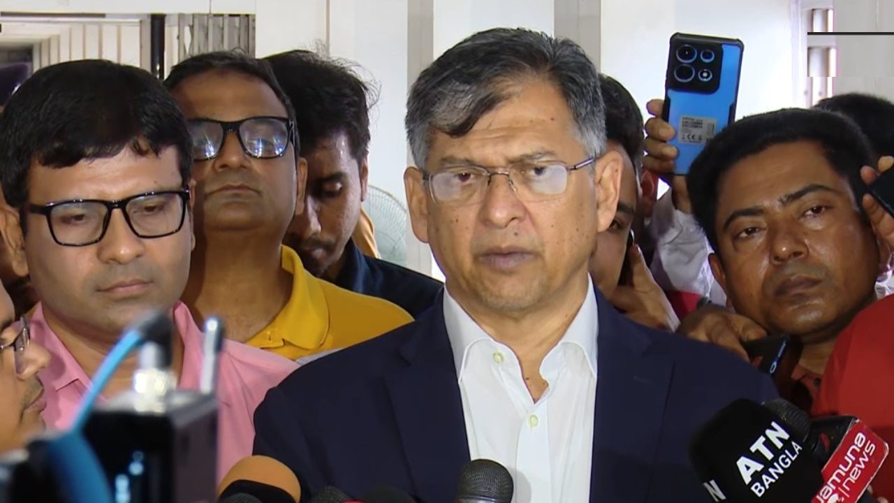 আওয়ামী লীগ শুধু উঁকি দিচ্ছে, তৎপরতার সক্ষমতা নেই_ স্বরাষ্ট্রমন্ত্রী