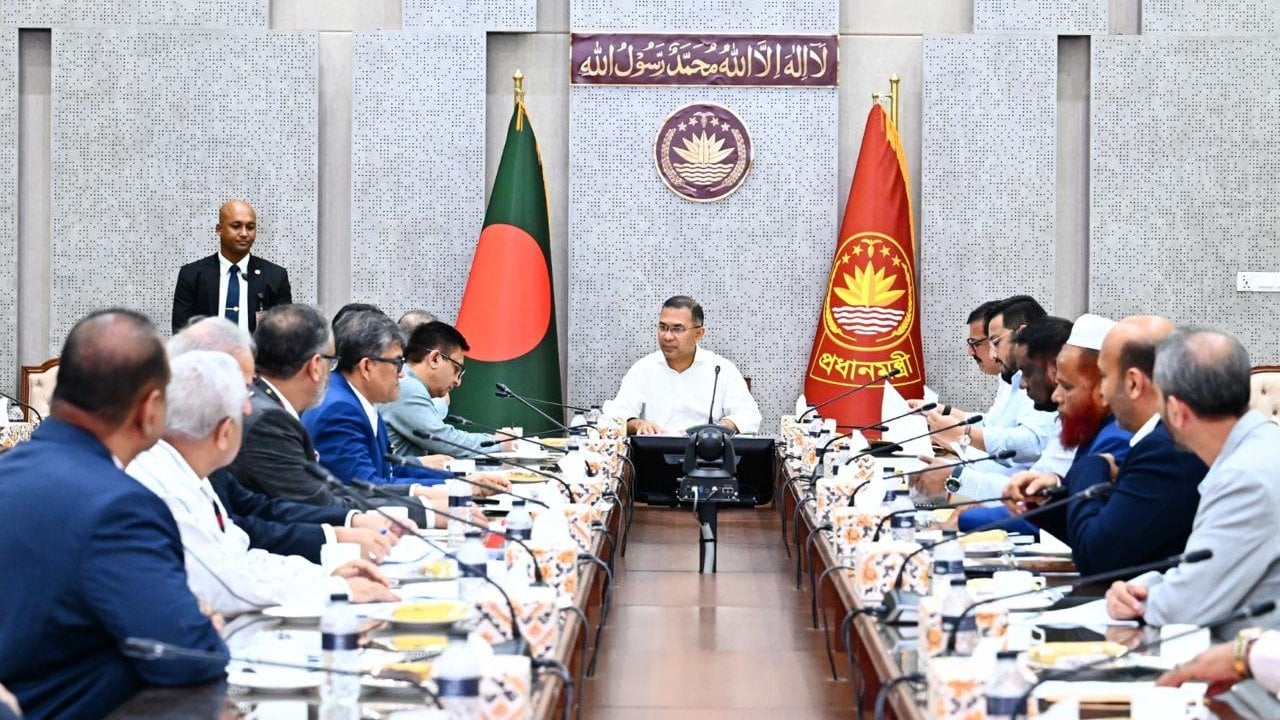 চা শিল্পের উন্নয়নে প্রয়োজনীয় সহায়তা দেবে সরকার