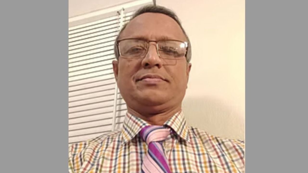 ৩ দিনের ছুটি নিয়ে সাড়ে ৩ বছর ধরে যুক্তরাষ্ট্রে সরকারি স্কুলের প্রধান শিক্ষক