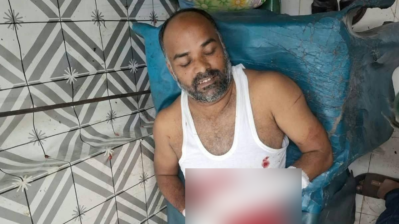 ছিনতাইকারীদের চাপাতির কোপে পুলিশ পরিদর্শক আহত
