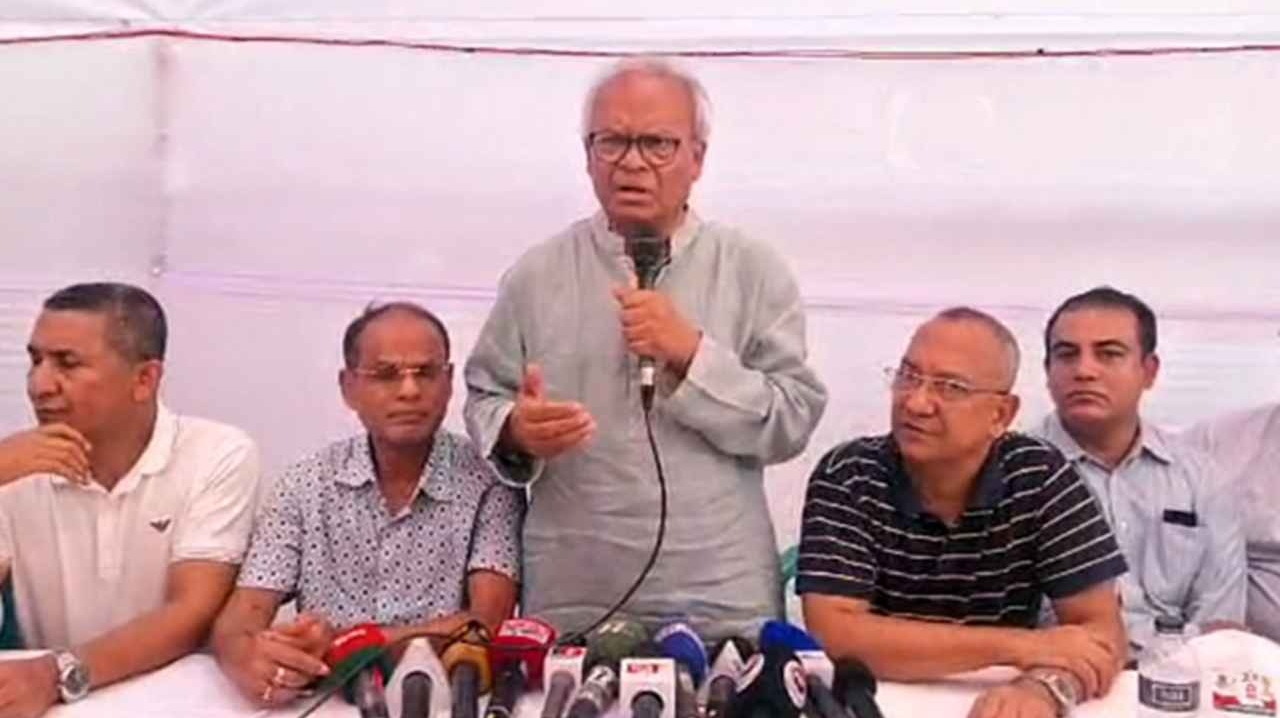 আইজিপির ক্রসফায়ার ফেরানোর বক্তব্য সরকারকে বিব্রত করেছে: রিজভী