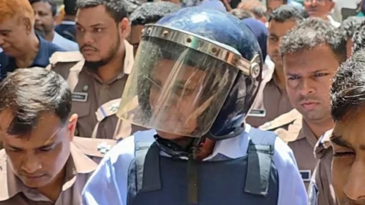 ৩ দিনের রিমান্ডে সাবেক এমপি আক্তারুজ্জামান