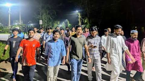 ‘ভাইভার নামে দলীয়করণ মানি না,’ নোবিপ্রবিতে মধ্যরাতে বিক্ষোভ