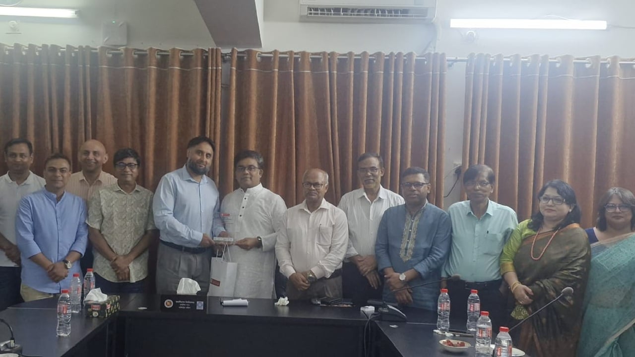 শিক্ষা-গবেষণা সহযোগিতায় জাবি-লেইসেস্টার বিশ্ববিদ্যালয় বৈঠক