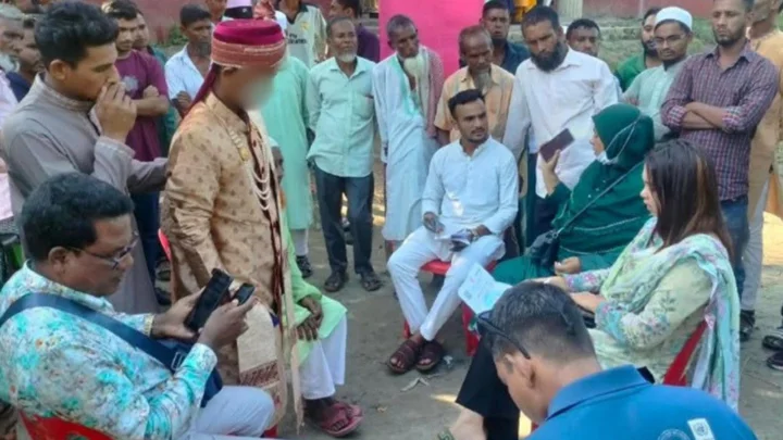 বিয়ের শেষ মুহূর্তে প্রশাসনের অভিযান, না খেয়েই ফিরলেন বরযাত্রী