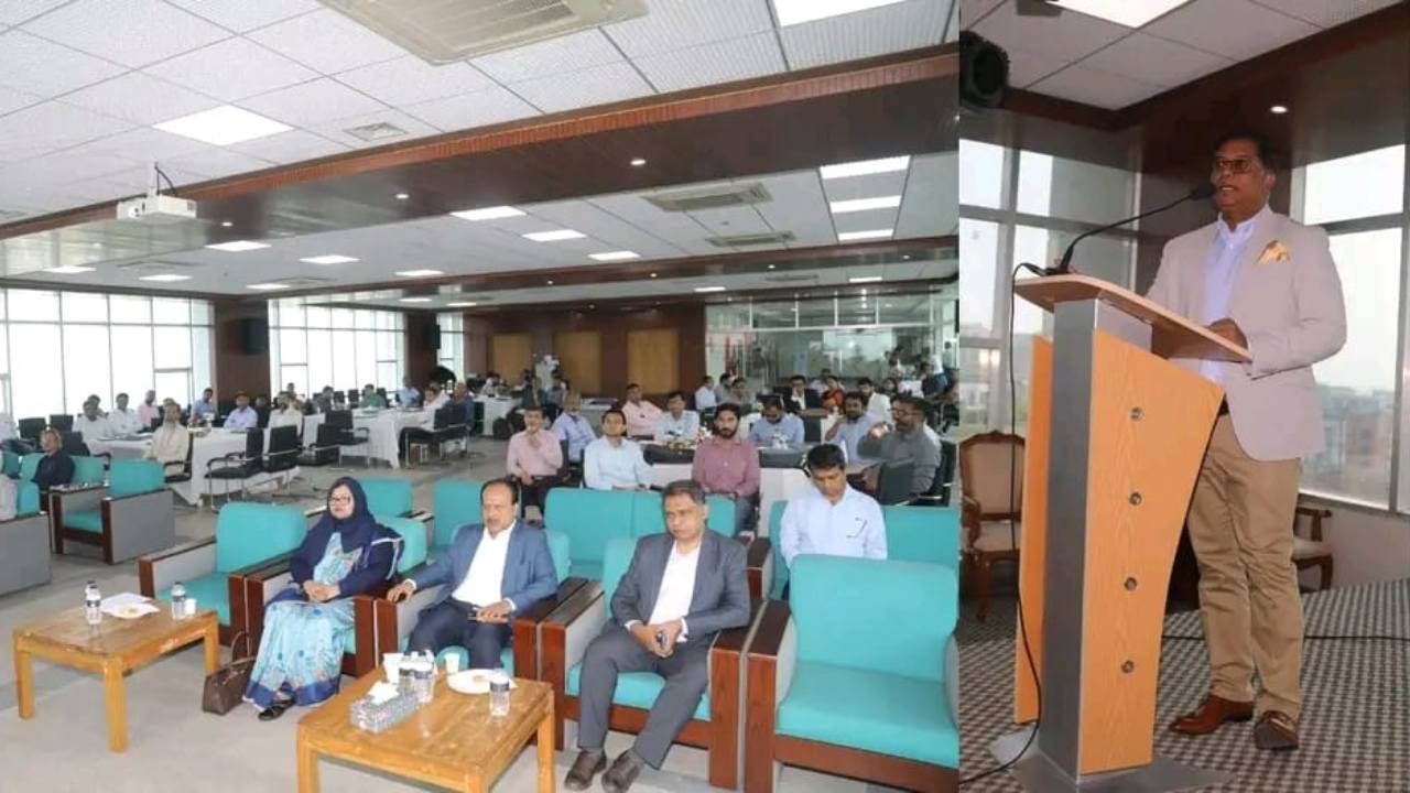 কর্মশালায় কথা বলছেন ইউজিসির চেয়ারম্যান অধ্যাপক ড. মামুন আহমেদ