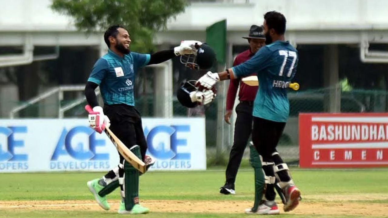 সেঞ্চুরির দিনে যে মাইলফলক ছুলেন মুশফিক