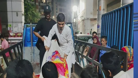ঢাকা মেডিকেলে অ্যাম্বুলেন্স মালিকদের ধর্মঘট, রোগী-মরদেহ পরিবহনে ভোগান্তিতে চরমে