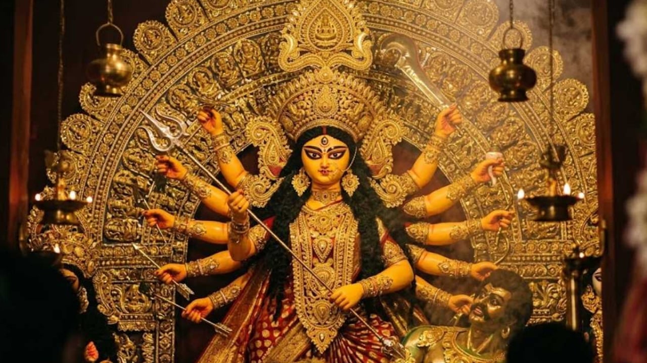 আজ দুর্গোৎসবের মহাসপ্তমী