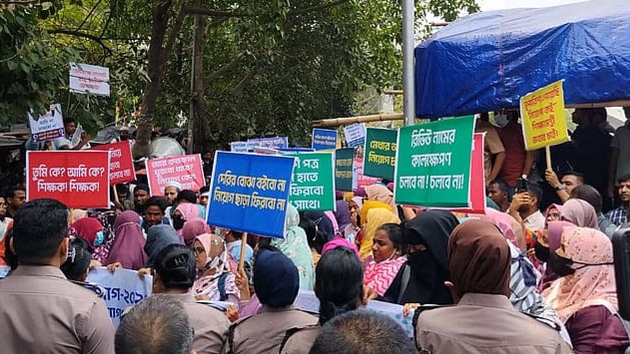 চাকরির শেষ ধাপে ‘অদৃশ্য পরীক্ষা’, পুলিশ ভেরিফিকেশন নিয়ে যত প্রশ্ন