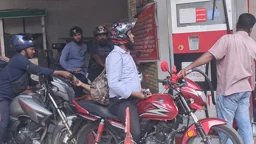 ‘জ্বালানি তেলের দাম এভাবে বাড়লে হেটে চলতে হবে’