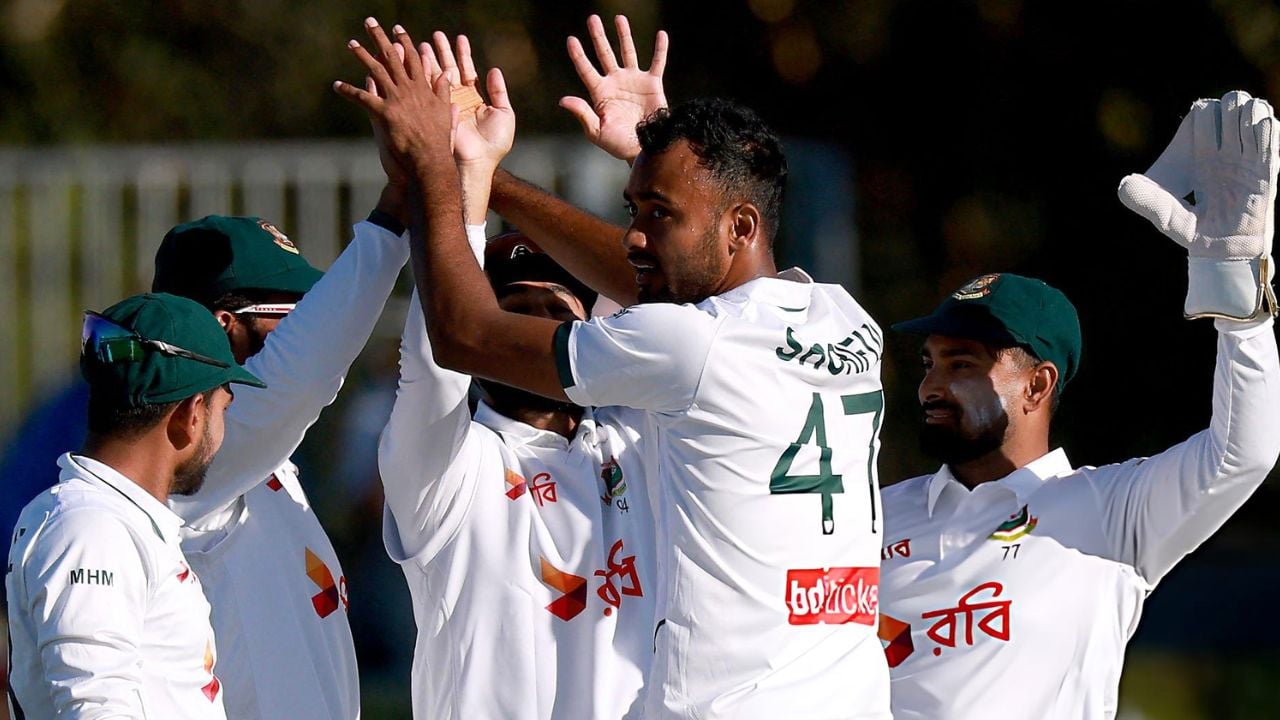 ম্যাকাইয়ে টেস্টের দ্বিতীয় দিনের টিকিটও শেষ