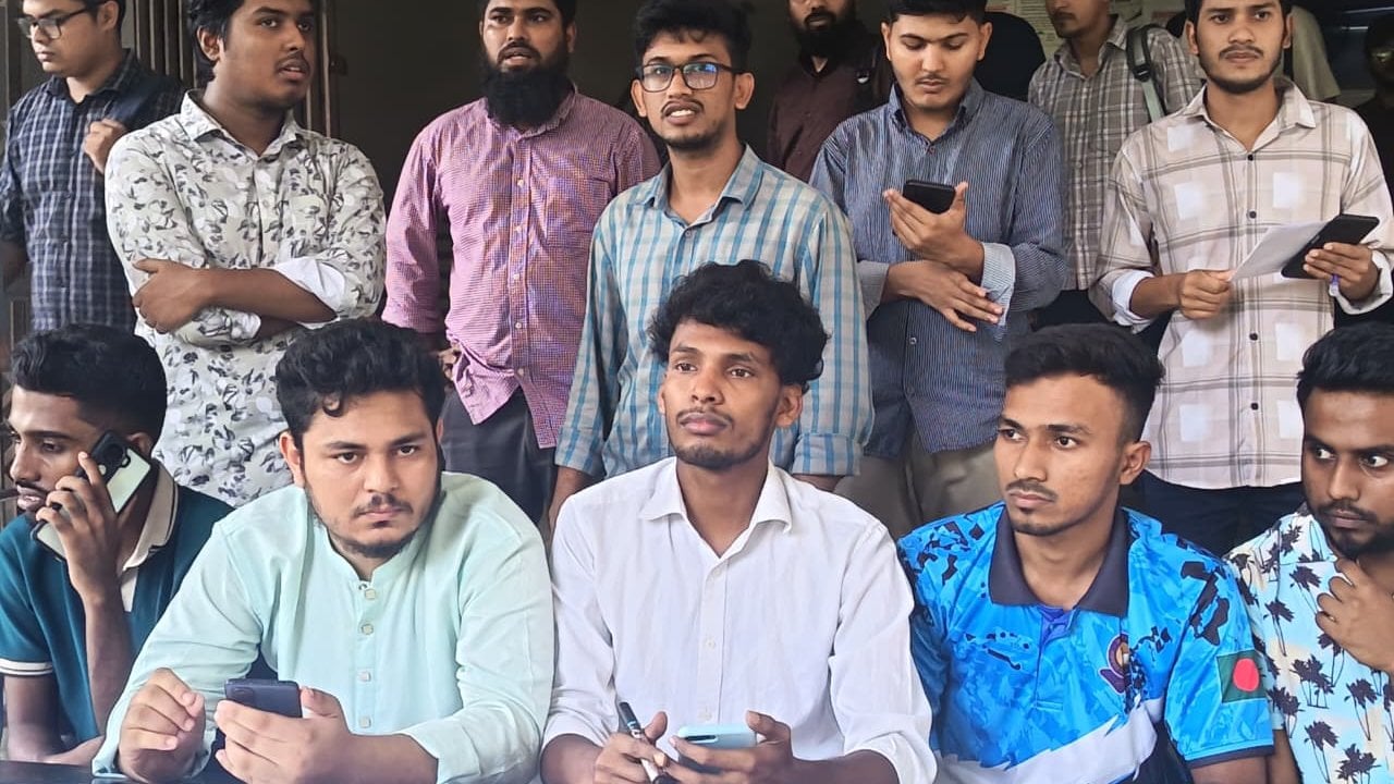 তিতুমীর কলেজে আবাসিক হলের ফি কমানোর দাবি