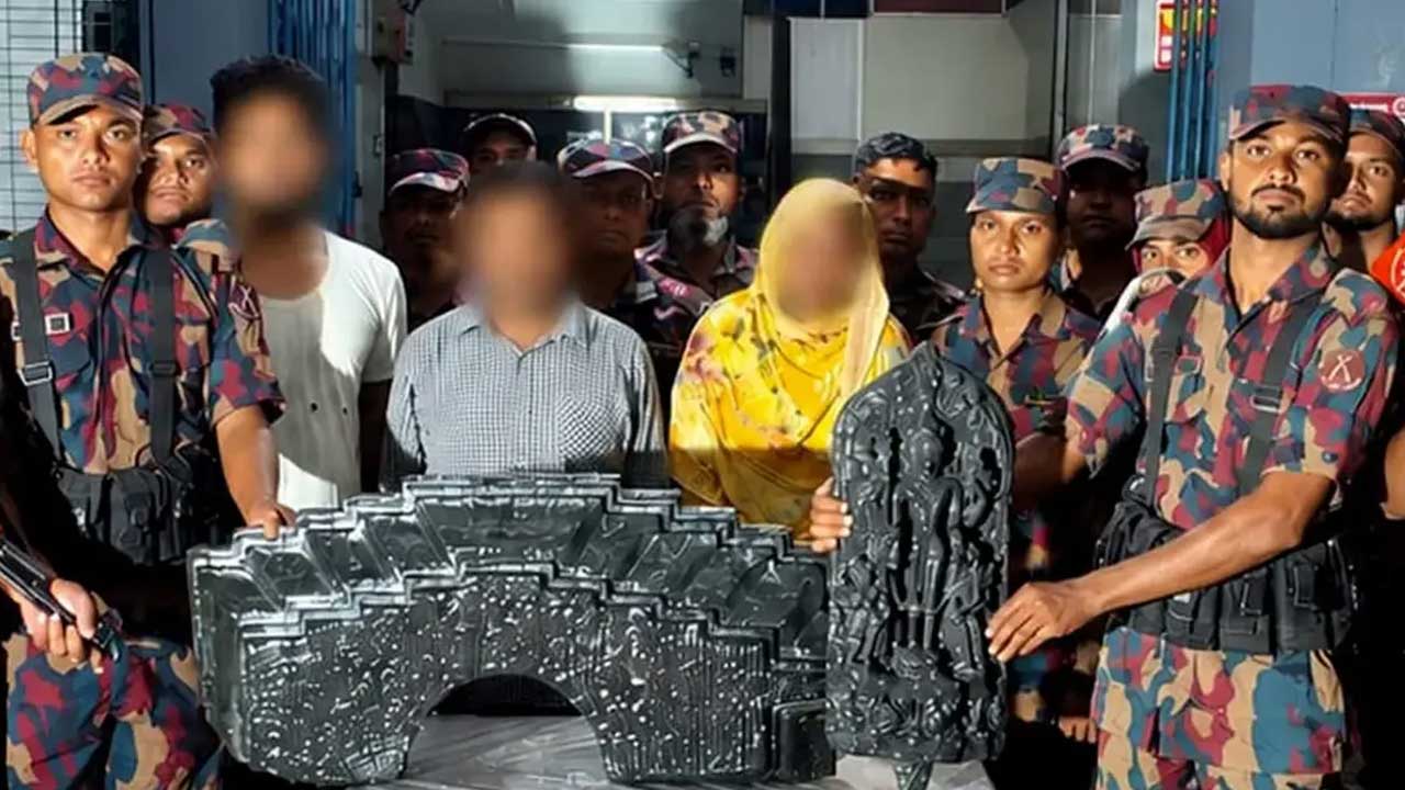 ১ কোটি ৩৫ লাখ টাকার কষ্টিপাথরের দুই মূর্তি উদ্ধার, গ্রেপ্তার ৩