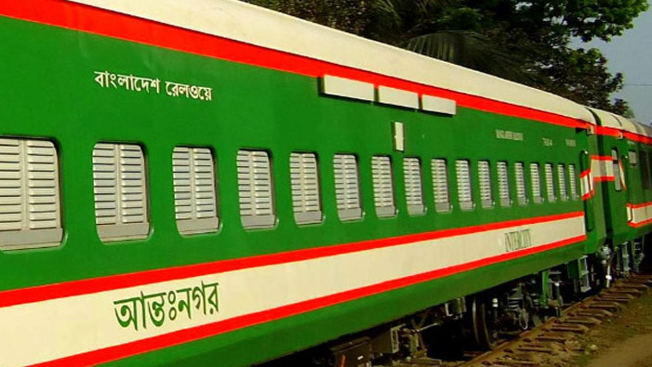 ‘অগ্নিবীণা এক্সপ্রেসের’ ইঞ্জিন বিকল, বিকল্প পথে ট্রেন চলাচল