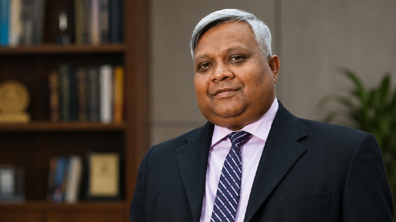 জাবির সমাজবিজ্ঞান অনুষদের ভারপ্রাপ্ত ডিন হলেন অধ্যাপক শরিফুল হুদা