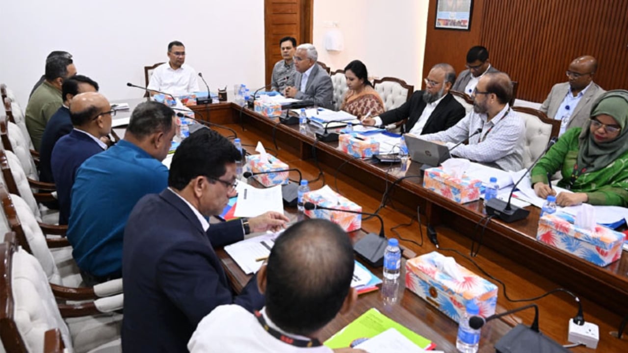 দেশব্যাপী ফ্যামিলি কার্ড সম্প্রসারণ পরিকল্পনা নিয়ে বৈঠক অনুষ্ঠিত