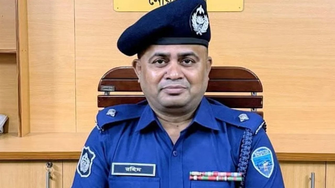 আ.লীগ সমর্থকের বাড়িতে ভূরিভোজ, ওসি প্রত্যাহার