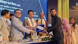 জাতীয় বিশ্ববিদ্যালয়ে ভাইস-চ্যান্সেলর অ্যাওয়ার্ড পেলেন কৃতি ৫৭ শিক্ষার্থী