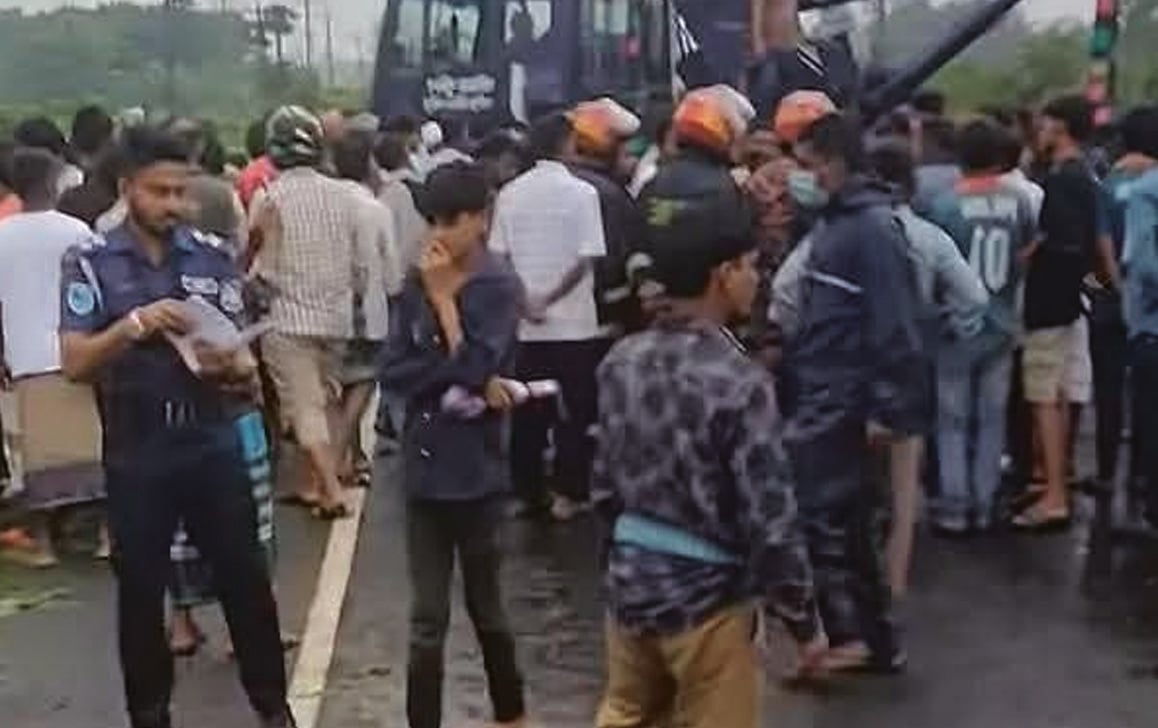 মানিকগঞ্জে ট্রাক-পিকআপ সংঘর্ষে নিহত ২