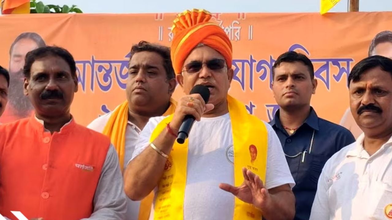 ‘ভারতকে বাংলাদেশ-পাকিস্তান বানানোর চেষ্টা হচ্ছে’