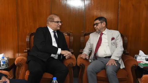 পাকিস্তানে ভ্যাকসিন-ক্যান্সারের ওষুধ রপ্তানি বাড়াতে চায় বাংলাদেশ