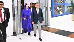 জাতিসংঘ সফর শেষে দুবাই থেকে ঢাকার পথে প্রধানমন্ত্রী