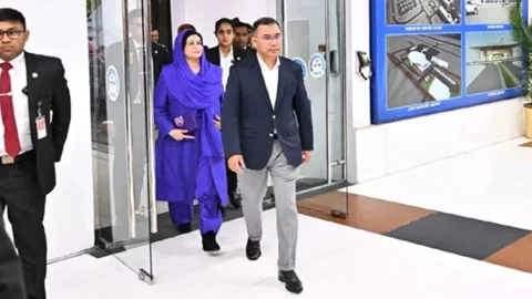 জাতিসংঘ সফর শেষে দুবাই থেকে ঢাকার পথে প্রধানমন্ত্রী