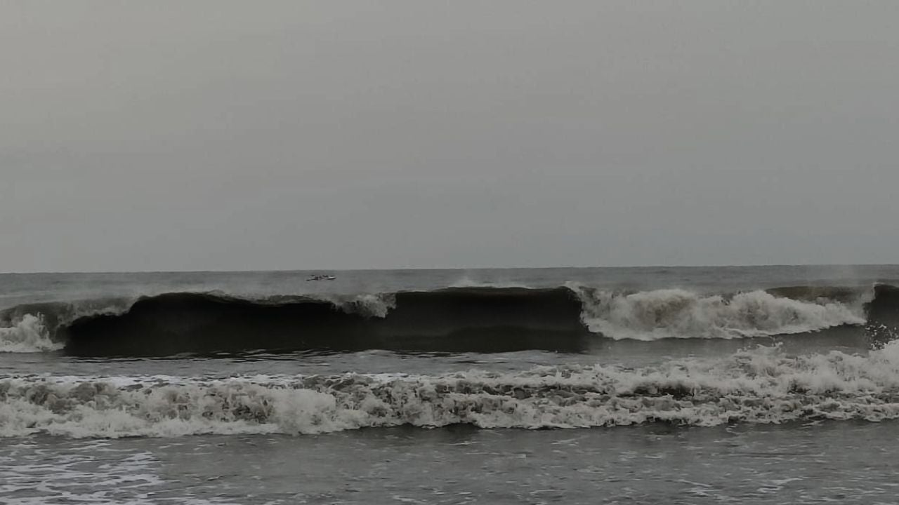 সমুদ্র বন্দরে ৩ নম্বর সতর্ক সংকেত