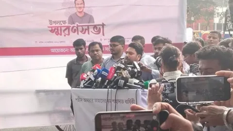 গঙ্গা চুক্তি নবায়ন নয়, নতুনভাবে করতে হবে: নাহিদ ইসলাম