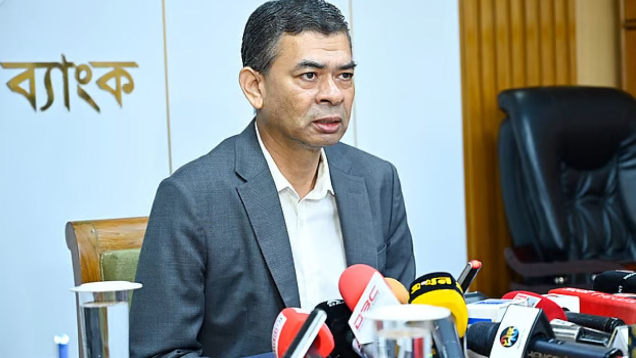 শেখ হাসিনা পরিবার ও ১০ শিল্পগোষ্ঠীর ৭৬ হাজার কোটি টাকার সম্পদ জব্দ