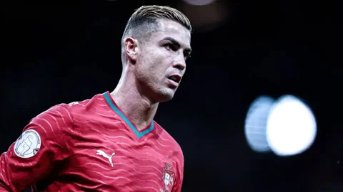 রোনালদোকে মাঠ থেকে তুলে নেওয়ার ব্যাখ্যায় যা বললেন কোচ