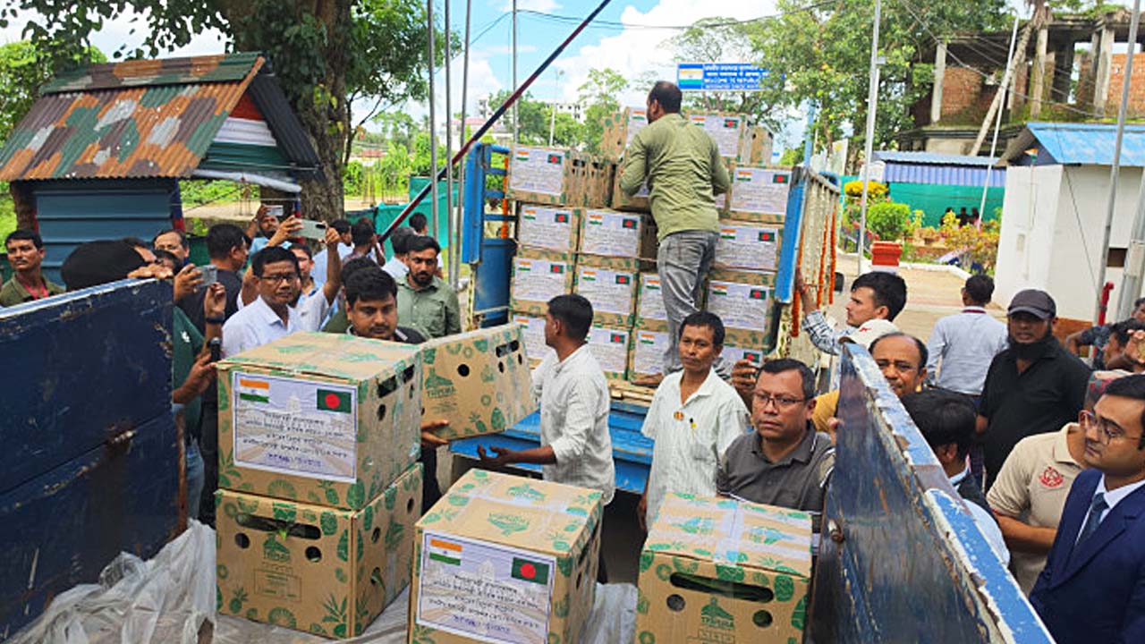 প্রধানমন্ত্রী তারেক রহমানের জন্য আনারস পাঠালেন ত্রিপুরার মুখ্যমন্ত্রী 1