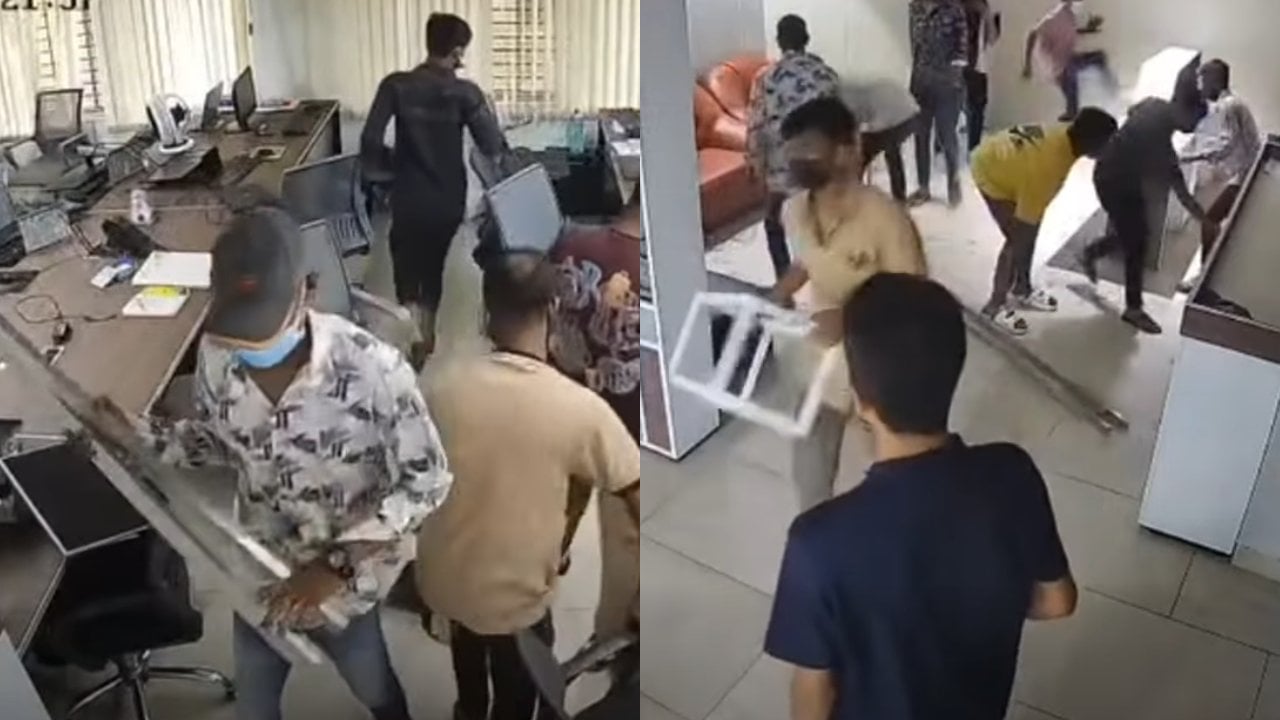 ‘ব্যবসা করতে হলে এককালীন দিবি ২ কোটি টাকা, মাসে ১০ লাখ’