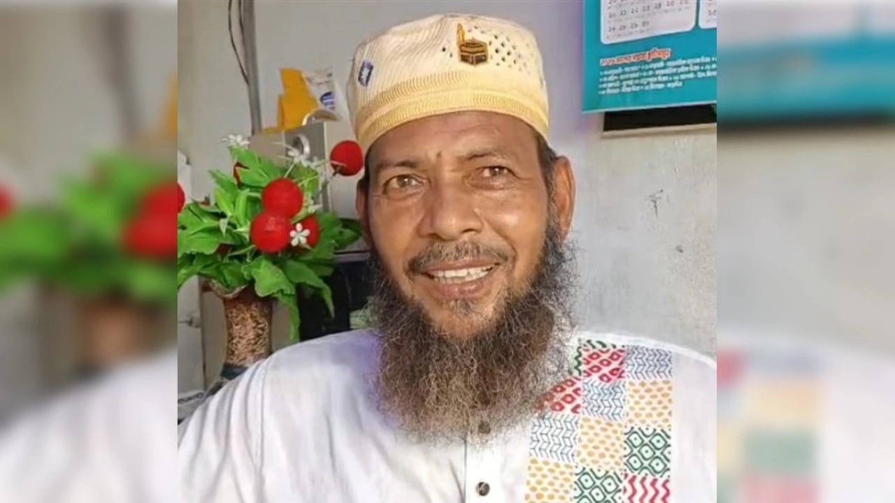 ৫৪ বছর বয়সে এসএসসি পাস করলেন আলী আকবর