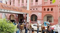 শুনানিতে অস্বাভাবিক আচরণ, আইনজীবীর ডোপ টেস্টের নির্দেশ