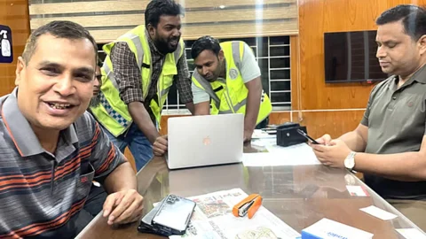 জার্মান পর্যটকের চুরি হওয়া ল্যাপটপ উদ্ধার