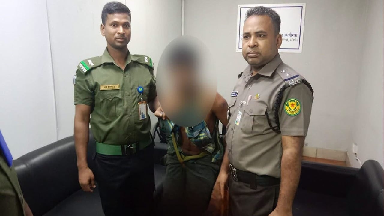 শাহজালালে আনসার সদস্যের সাহসিকতায় ছিনতাইকারী আটক
